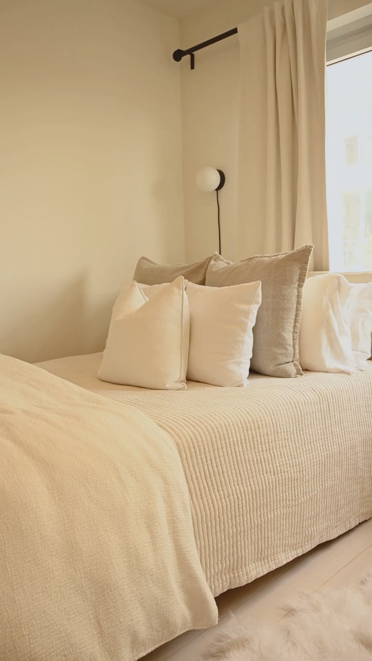 Kantha Quilt Set - Frida Kahlo for your bedroom with pillow sham (s)